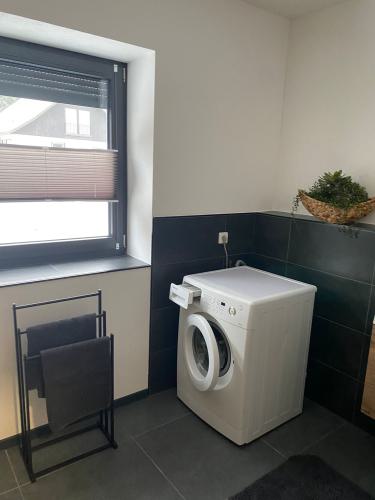 f690bdac-0d70-4167-ba35-7379ba773021